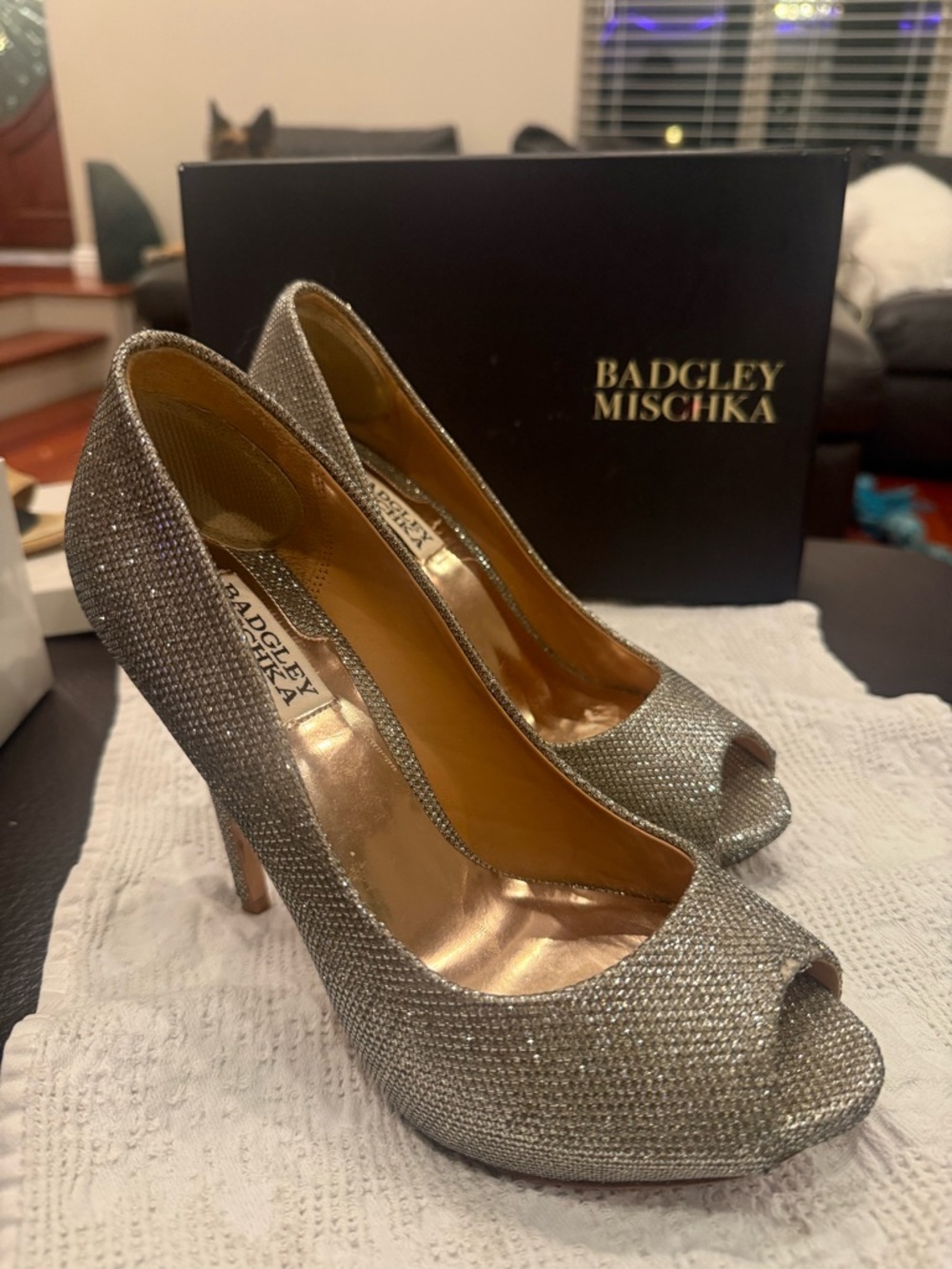Badgley Mischka Silver Glitter Peep-Toe Pumps sz 37.5